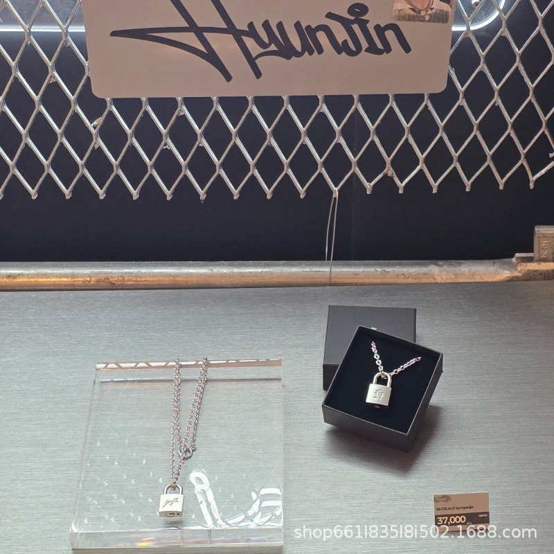 Ashionable Creative Metal Lock - Men Accessories Necklace 评论和价格